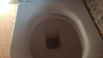 Záchod WC Laufen Prkénko - 3
