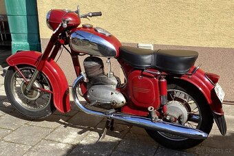 Rossi prodává motorku - 3