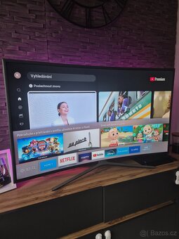 Samsung Smart TV prohnutá 49" - 3