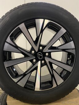 Original nové Lexus NX r18 + Pirelli 235/60/18 100% - 3