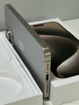iPhone 15 Pro Max 256GB Natural Titanium - 3
