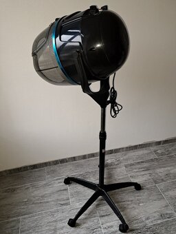 Kadeřnický vysoušeč vlasů na stativu - 3