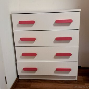 2x Dětský pokoj - skříně, stoly, postele, rostoucí židle - 3
