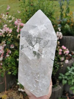 Křišťál - obří leštěný menhir s úžasným vnitřním světem - 3
