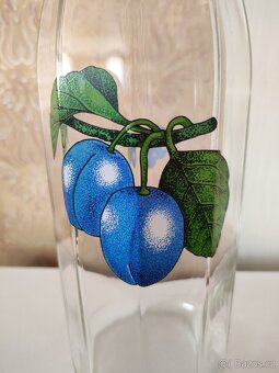 Láhve na alkohol a sklenice - 3