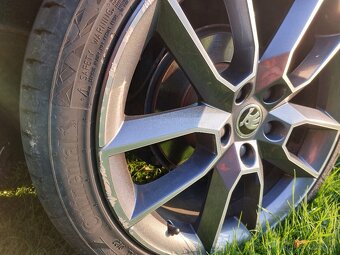 Škoda Octavia 3 2.0tdi RS DSG 135kW - 3