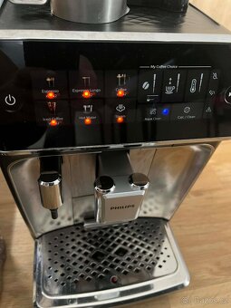 Automatický kávovar Philips EP3326/90 – výborný stav - 3