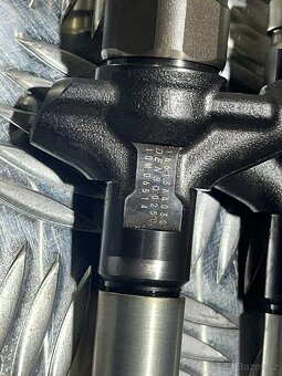 // Vstřikovače Subaru Legacy 2.0D 110kw // - 3