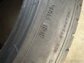 Pirelli Pzero 275/40R21 - 3