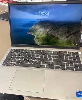 DELL Vostro 15 3530 - 3