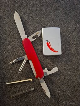 Marlboro zippo a victorinox - 3