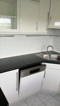 Kuchyňská linka (používaná) se spotřebiči - 3