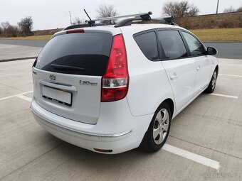 HYUNDAI i30, 1.4i, 2009,2.majitel,koupeno v ČR - 3