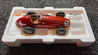 Ferrari 500 F2 #8 Mike Hawthorn 1:18 Exoto (GPC97191) - 3