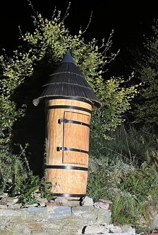 Luxusní udírny vyřezané ručně z kmene - 3