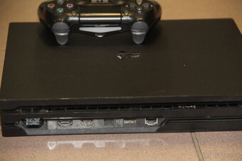 Sony PlayStation 4 PRO 1TB + ovladač - 3