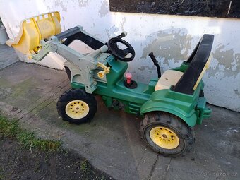 Šlapací traktor John Deere - 3