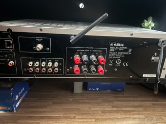 Repro bedny KEF+zesilovač Yamaha - 3