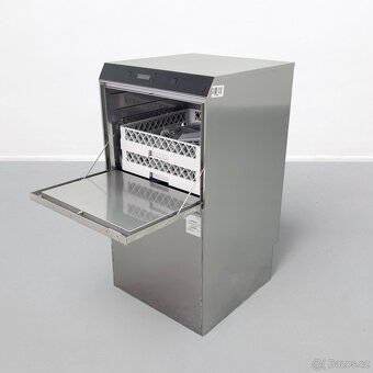 Myčka nádobí 3,9 kW - S čerpadlem na mycí prostředky (s dvoj - 3
