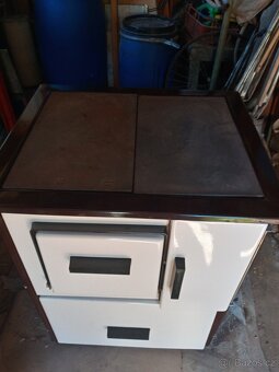 Kamna na tuhá paliva - Sporák Rekreant 2 bílý - 3