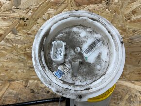 PODÁVACÍ ČERPADLO NÁDRŽE S PLOVÁKEM BMW E61 3.0 D 135KW - 3