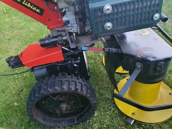 Prodám českou dvoububnovou sekačku  bdr 700, málo používaná - 3