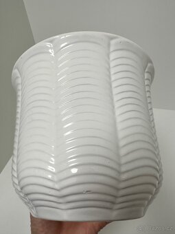 Bílý keramický květináč - 3