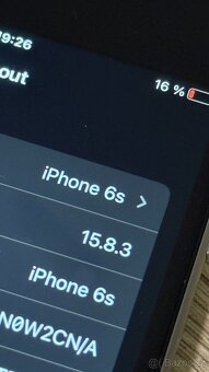 Apple iPhone 6s 32 GB Vesmírně šedá - 3