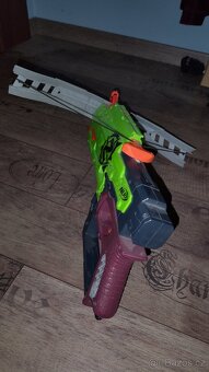 Nerf Zombie Kuše - 3