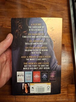 Realm Breaker EN – Victoria Aveyard (nečtené, jako nové) - 3