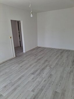 Pronájem bytu Výšina. - 3