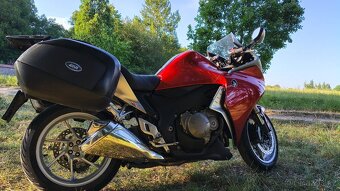 Honda VFR 1200F - 3