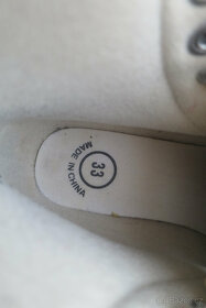 Dívčí bílé krasobruslařské boty jako nové vel. 33+chrániče - 3