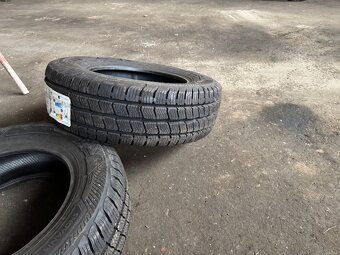 PRODÁM ZIMNI PNEU BARUM 205/70/R15C - 3