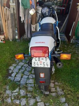 Suzuki GSX 750 EF - 3