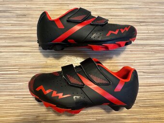 Cyklistické tretry Northwave vel. 34 - 3