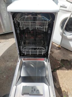 Prodám volně stojící myčku zn. ndesit-45CM--ZDARMA DOVEZU-- - 3