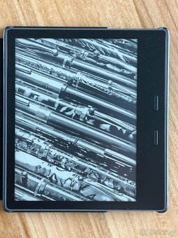 Čtečka knih Amazon Kindle Oasis 10th. gen 32 GB WiFi + obal - 3