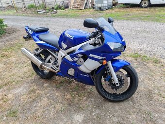 Yamaha R6 - 3