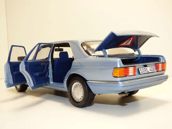 Model 1:18 Mercedes 560 SEL W126 Superclasa 1979-93 Norev - 3