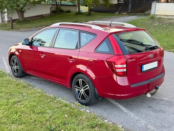 Kia Ceed 1.4i Combi / 96700km / tažné / dvě sady kol / klima - 3