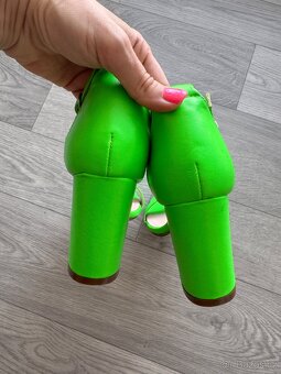 Neonzelené sandálky - 3