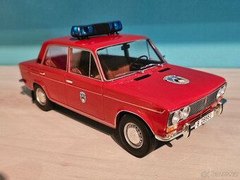LADA 1500 POLICIE /TRIPPLE 9 COL. - 3