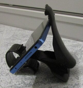 DRŽÁK NA MOBIL - 3