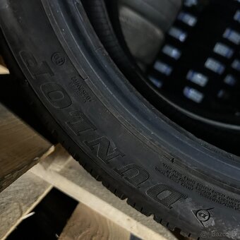 Zimní pneu 235/45 R20 100V Dunlop 7mm - 3