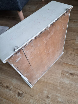 Polička se šuplíčky - 3