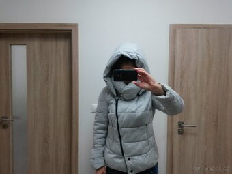 Šedá zimní bunda do pasu, velikost L - 3