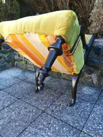 Prodám starožitné křeslo na kolečkách - 3