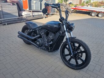Indian Scout bobber Rogue - 3