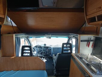 Alkovna, bydlík, obytný vůz - 3